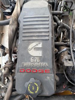 CUMMINS ENGINE 2010