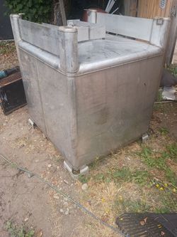 350gallon stainless Cube reservoir