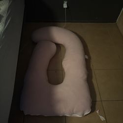 Free Momcozy Pregnancy Pillow 