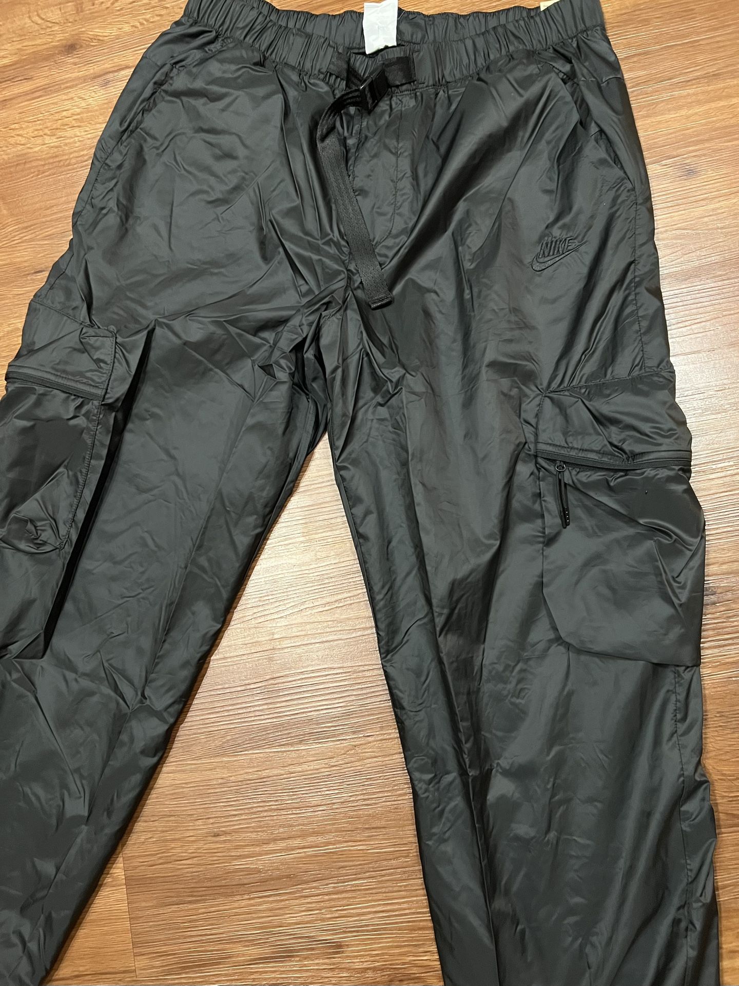 Nike Cargo Windbreaker Pants Large