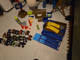 Hotwheel Monster Trucks Lot