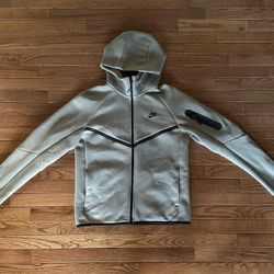 Nike Tech Fleece, Tan hoodie.