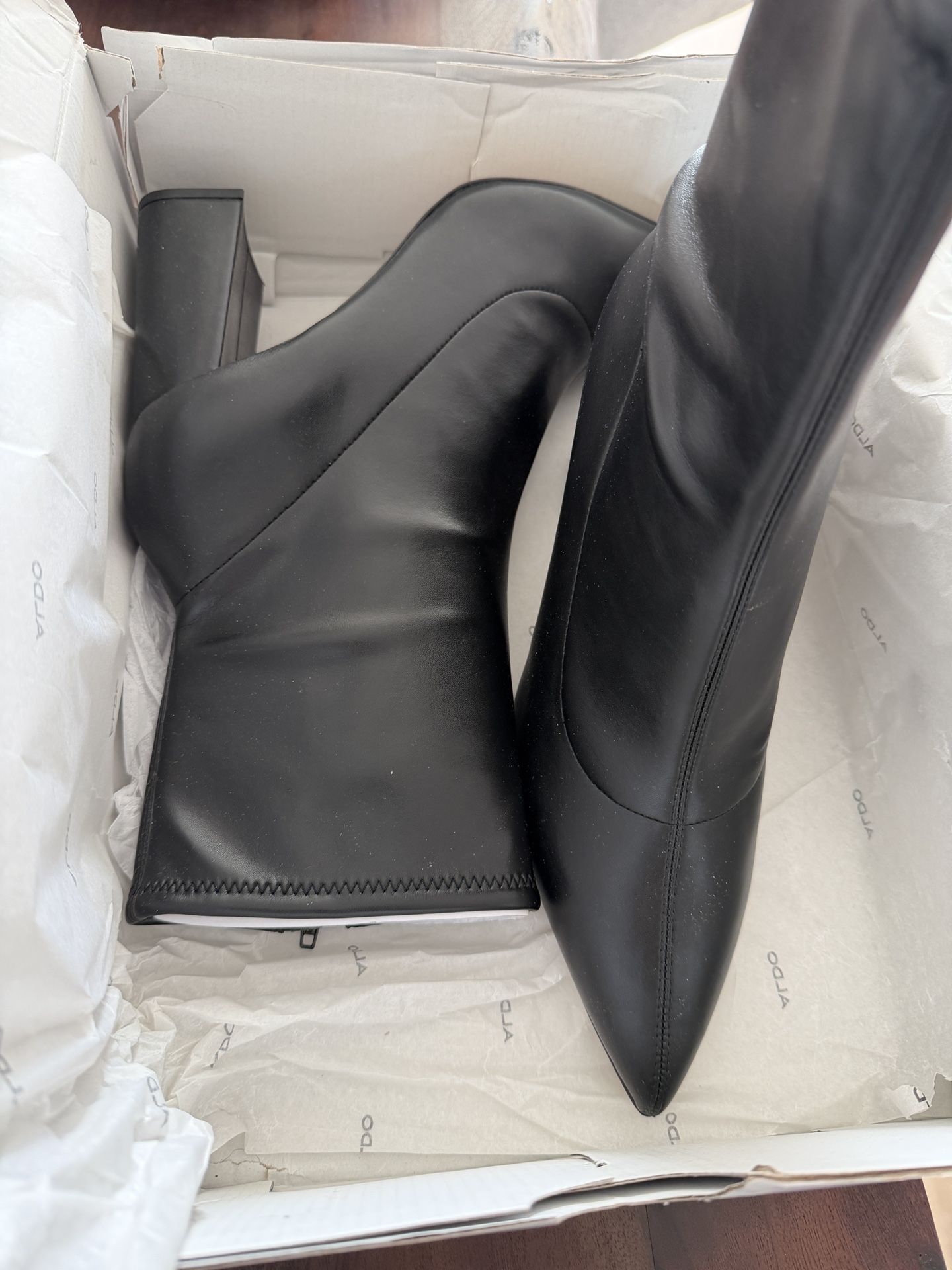 Aldo women’s Figtree Boots Size 10