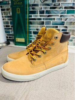 Women’s timberland size 6.5