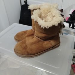 Ugg