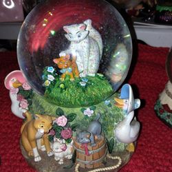 Aristocats Musical Snow Globe Disney