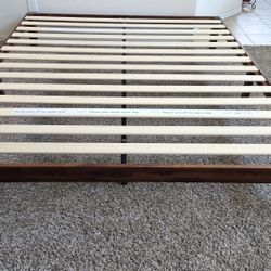 California King Size Mid-Century Modern Style Expresso Solid Wood Plattaform Bed with Rails and Wood Slats Support. No Box Spring Needed