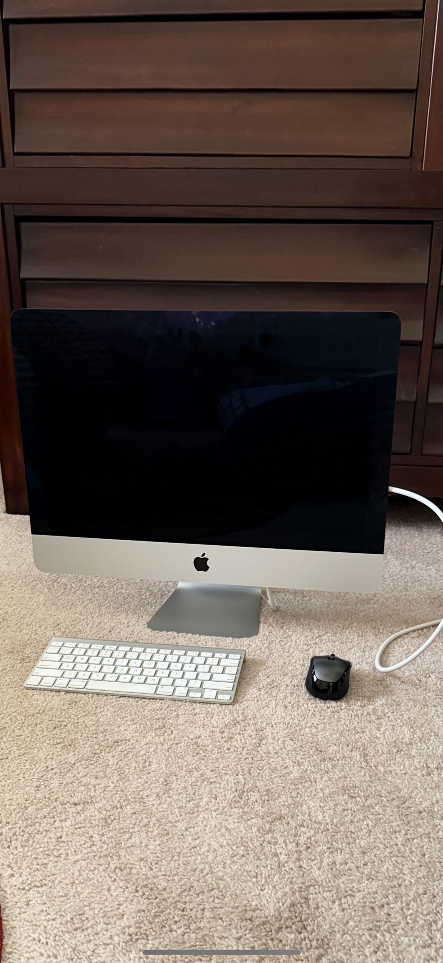 2013 imac w/ Keyboard & Mouse - 25 in - 1TB Memory (has iOS Catalina 2019)