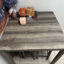 Dinning Table With 4 Stools 