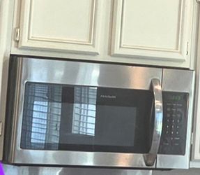 Frigidaire Microwave Over the Stove