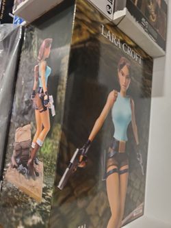 GAMING heads of tomb raider classic. Statueb