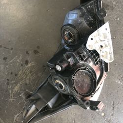Headlight Assembly For Car(pick Up Only And Cash 💵)