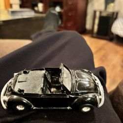 Volkswagen Beetle Convertible Black 1/35 Scale Die Cast Toy Car Vehicle no 8602 