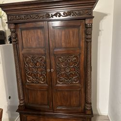 Armoire Chest 