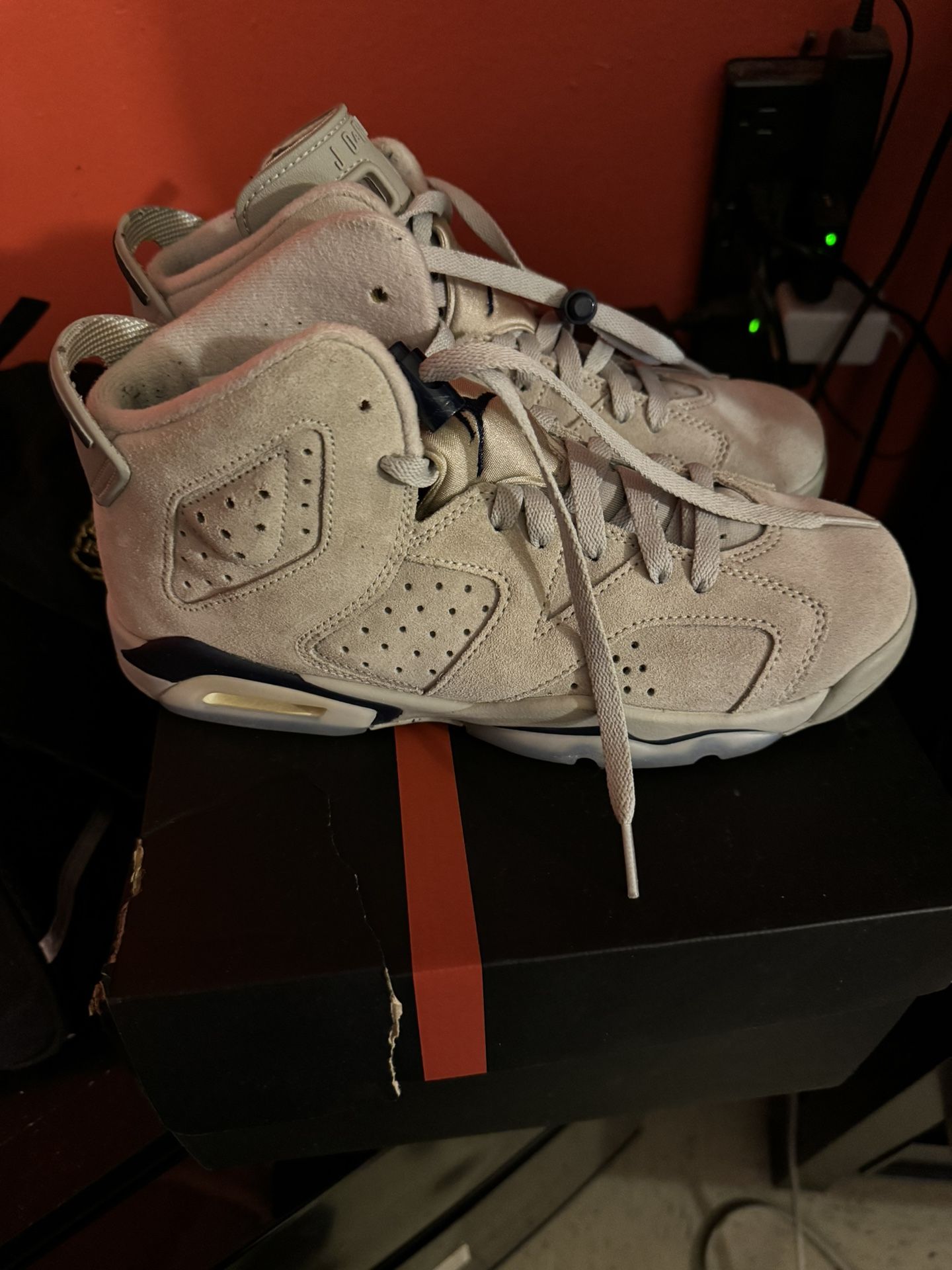 Like New Jordans Size 7y