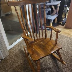 Wooden Rocking Chair 