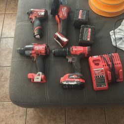 Milwaukee Power Tool Set
