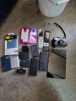 Lots of phones, powerbanks, tablet, phone case and camera. All tested working