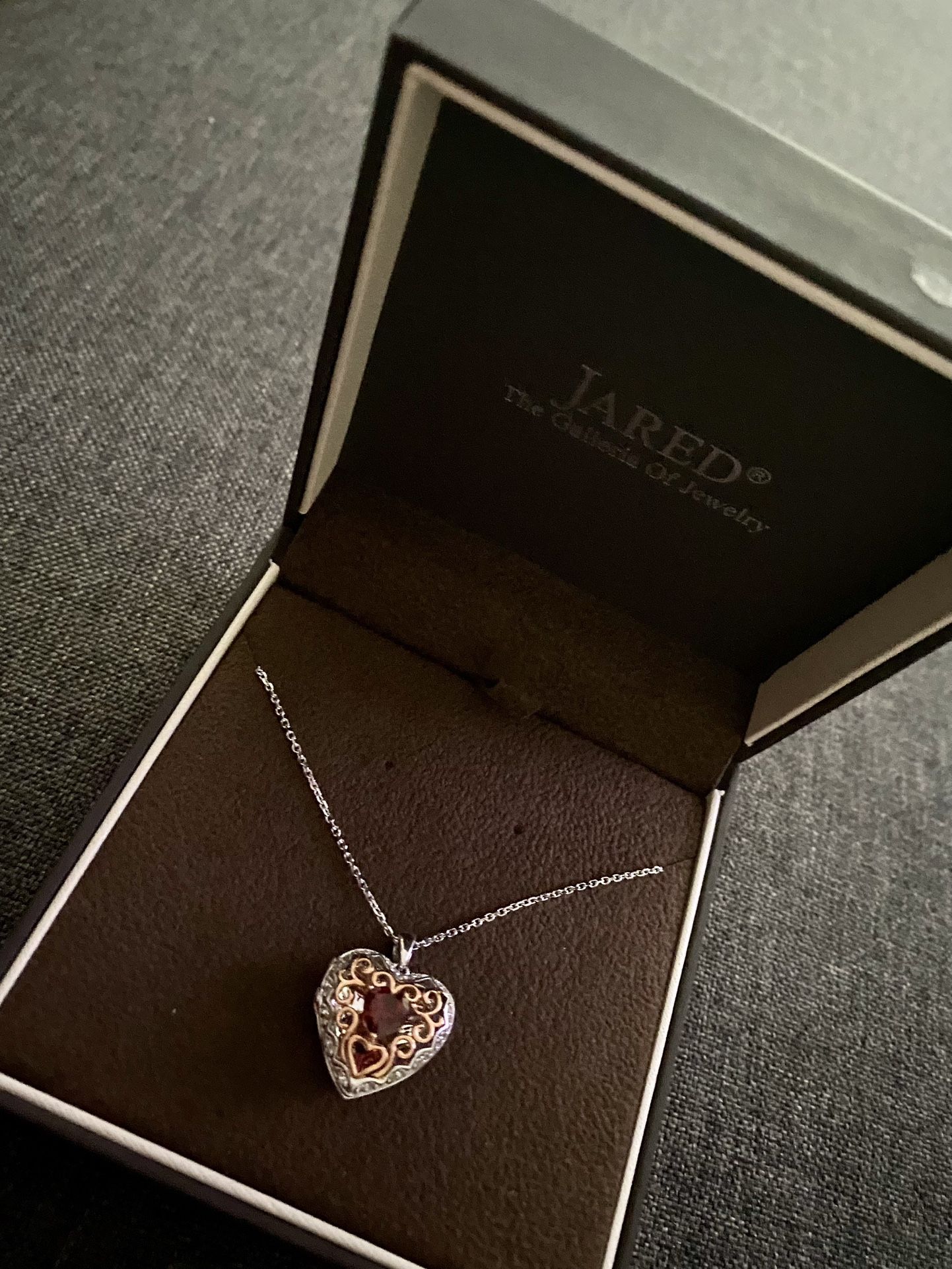 Women’s Locket Necklace
