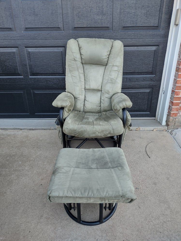 Nursing Chair In Great Condition 