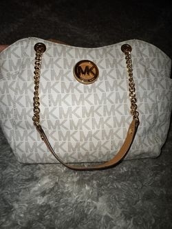Classic Michael Kors purse and wallet