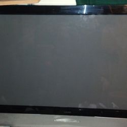 VIZIO PLASMA HD TV 48 IN WIDE 33 IN TALL . Needs REMOTE Control & TV Stand & Antenna 