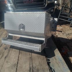 Peterbilt tool box