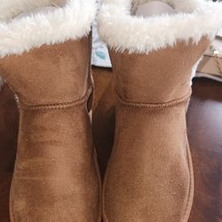 Chestnut Ugg -Like Boots