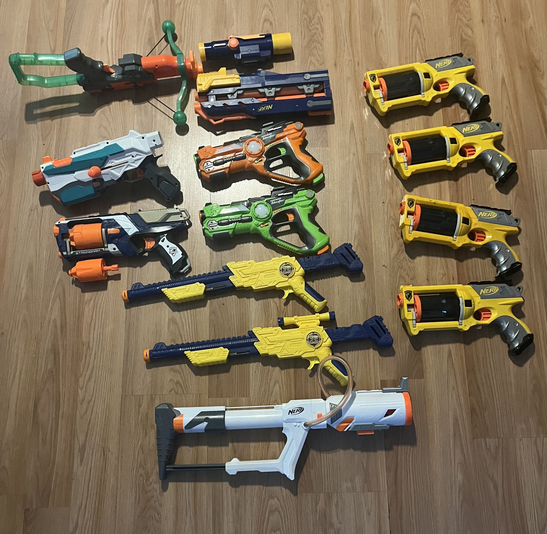 LOT OF NERF GUNS - 14