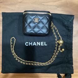 Chanel Pearl Crush Vanity Case – Mini Quilted Lambskin with Gold Hardware