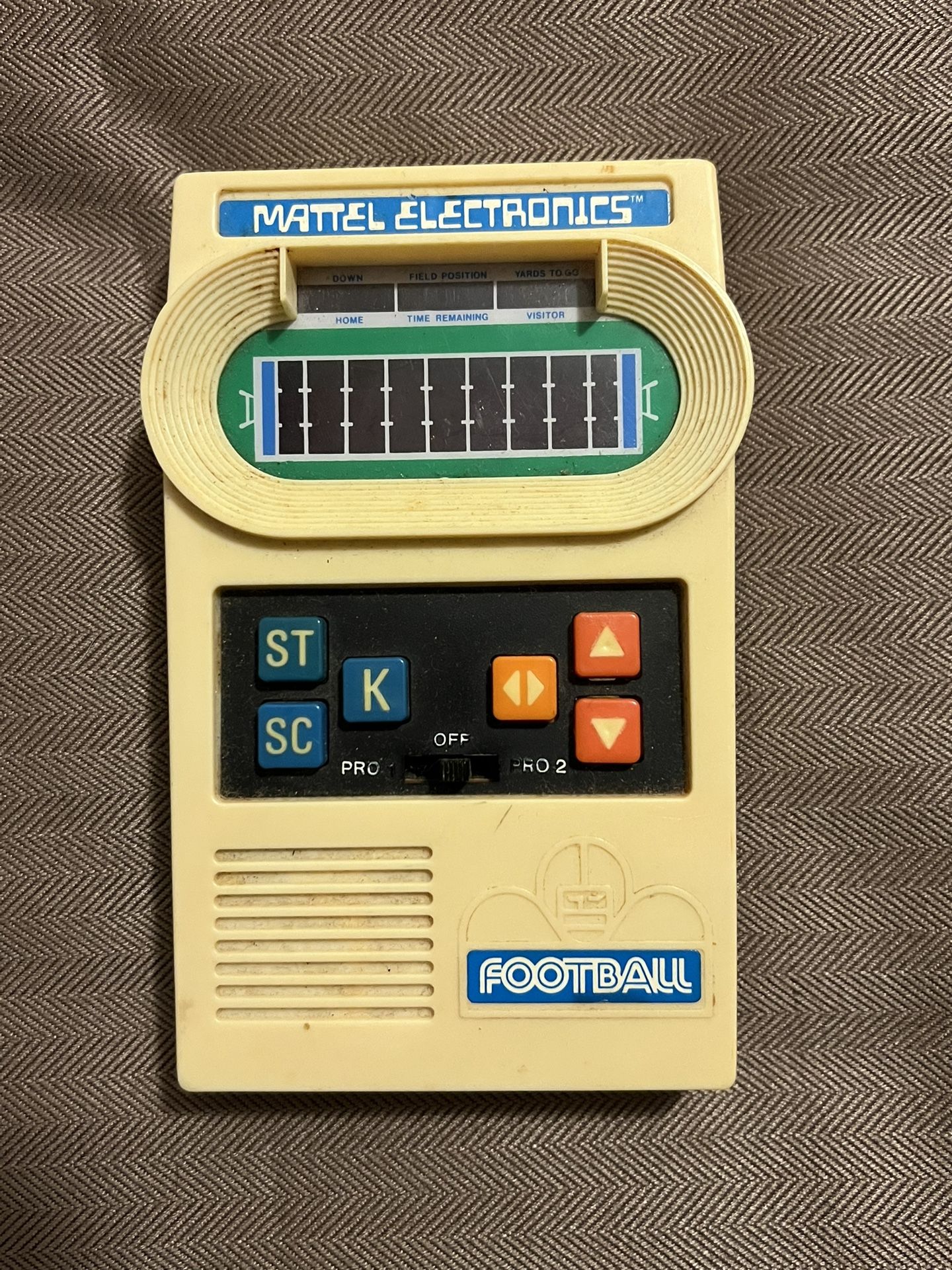 1977 Vintage Football Handheld Electronic Sports Game by Mattel - WORKING
