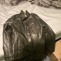 Mens Levi’s Sherpa Lined Leather Bomber Jacket-medium
