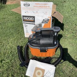 Ridgid 4 Gal. 5.0-Peak HP Portable Wet Dry Vac