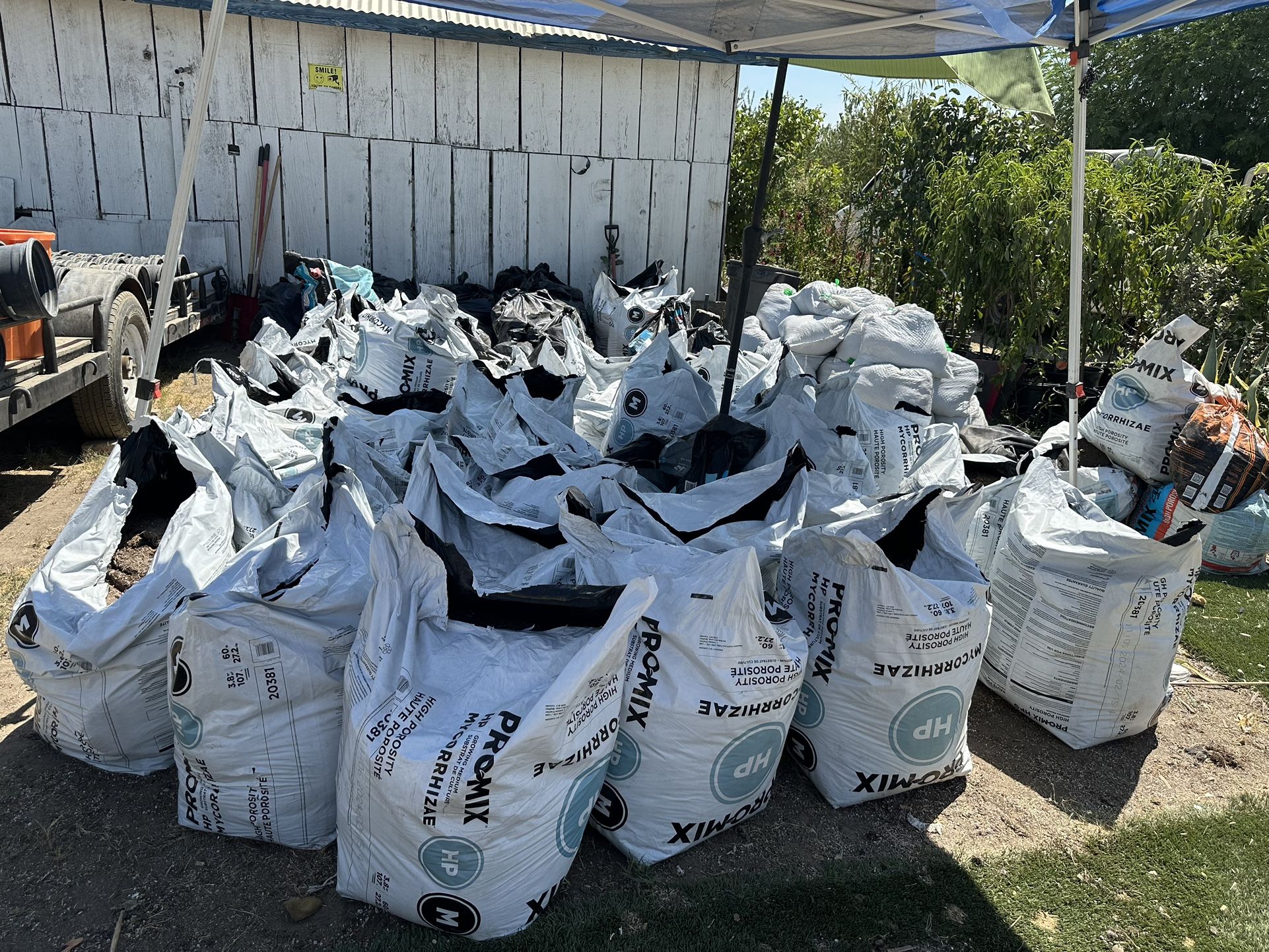 Potting soil for sale for all plants!$12.00 Each Bag / Tierra Con Abono $12.00 por costal