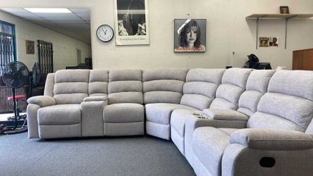 New Recliner Sectional Couch! Free Delivery 🚚! 