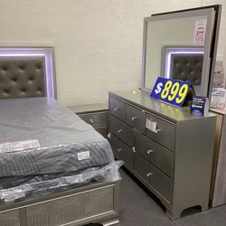 4 Pc Queen size Bedroom Set