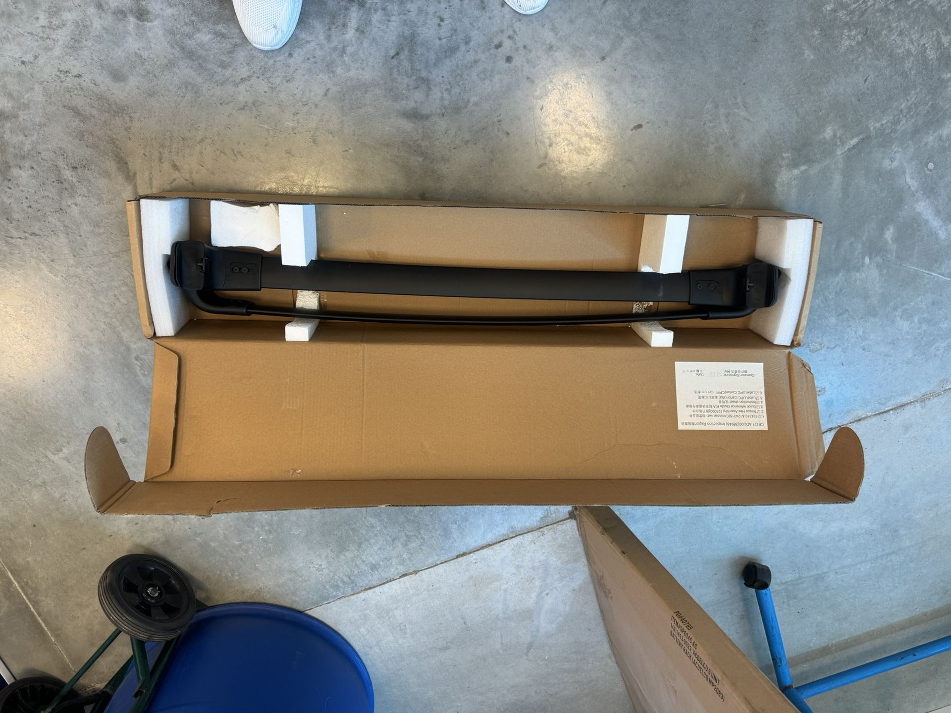 Roof Rack Cross Bars, Black W/ Sunroof - Kia (C6121-ADU00)