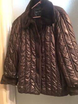 Chamarra café de mujer