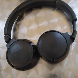 JBL BLUETOOTH HEADPHONES
