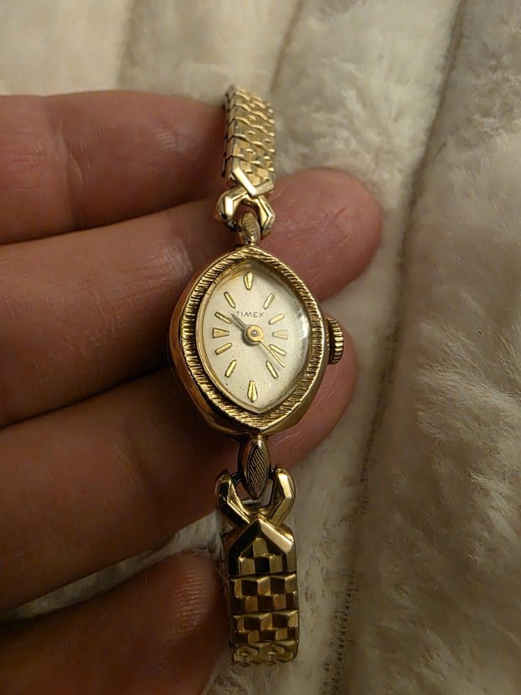 10k Filled Womans Timex