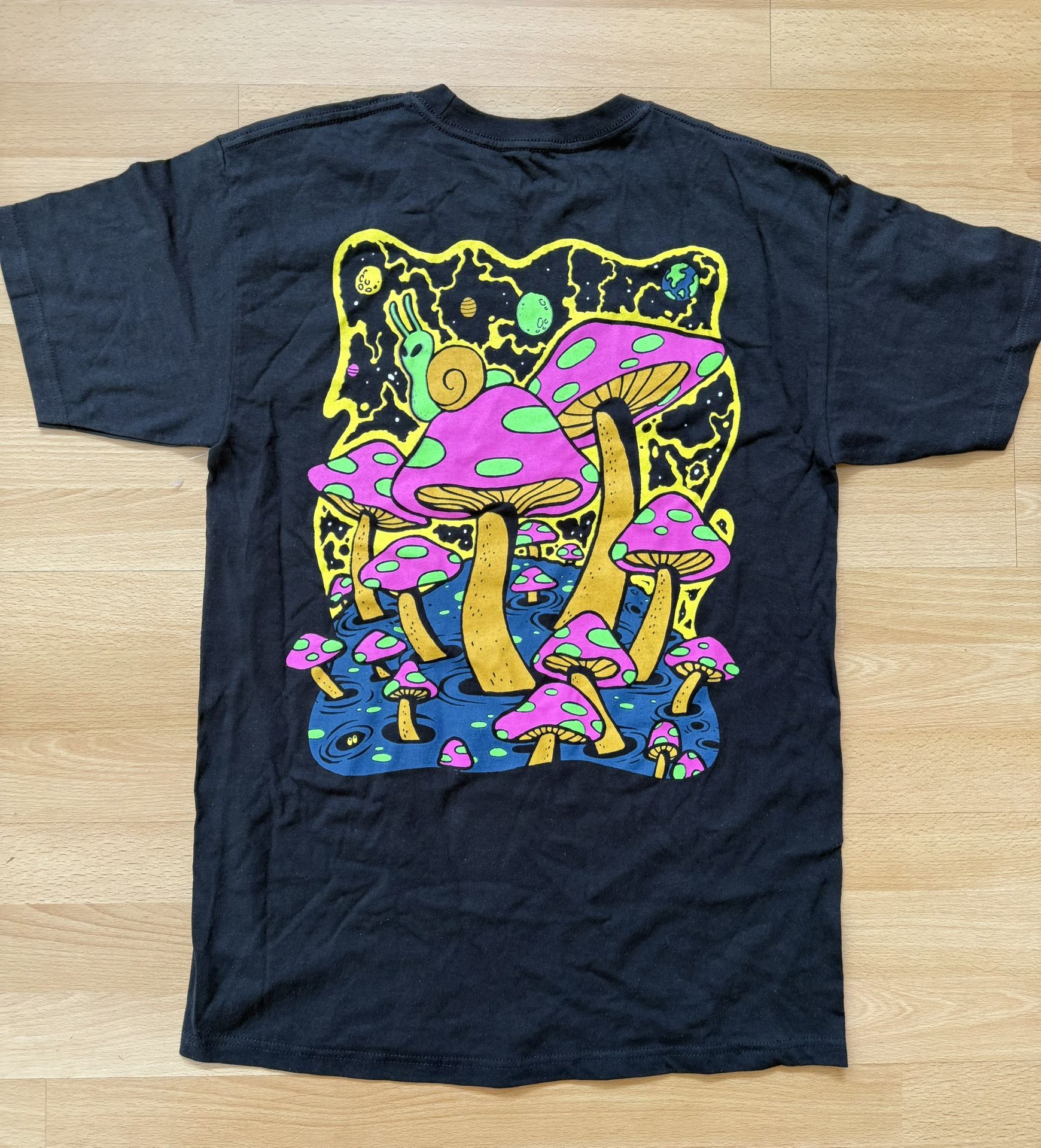 New Men’s S/M Zumiez Alab Trip on This T-shirt Tee Mushroom