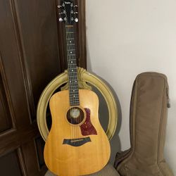 Taylor Acoustic guitar Big Baby