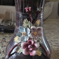 Porcelain vase with applied floral decoration in Capodimonte style