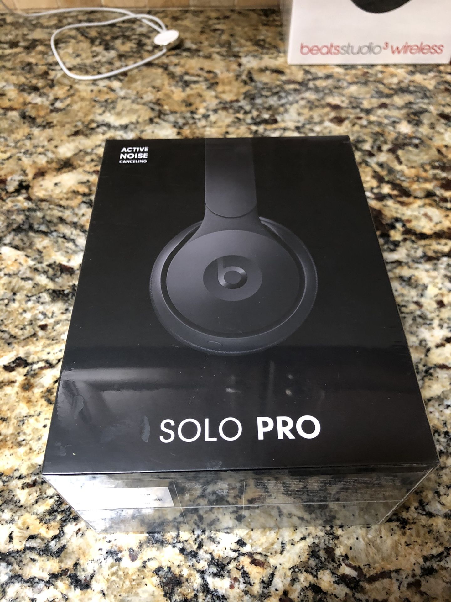 Beats Solo Pro - Black - Brand New