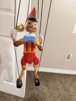 DISNEY PINOCCHIO MARIONETTE