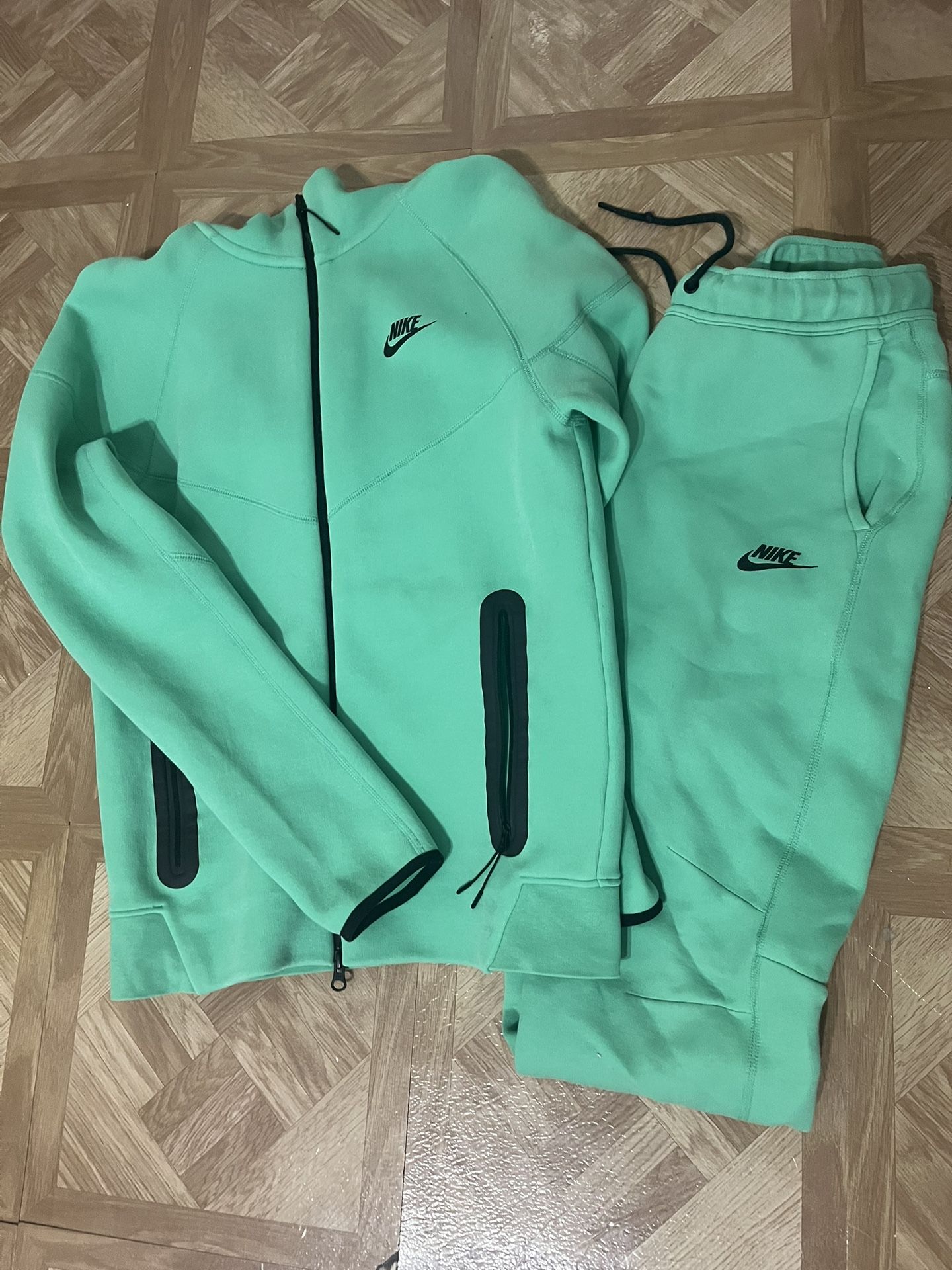 Nike Tech Set Size Small Men 