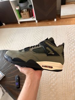 Air Jordan 4 Undefeated Size 13