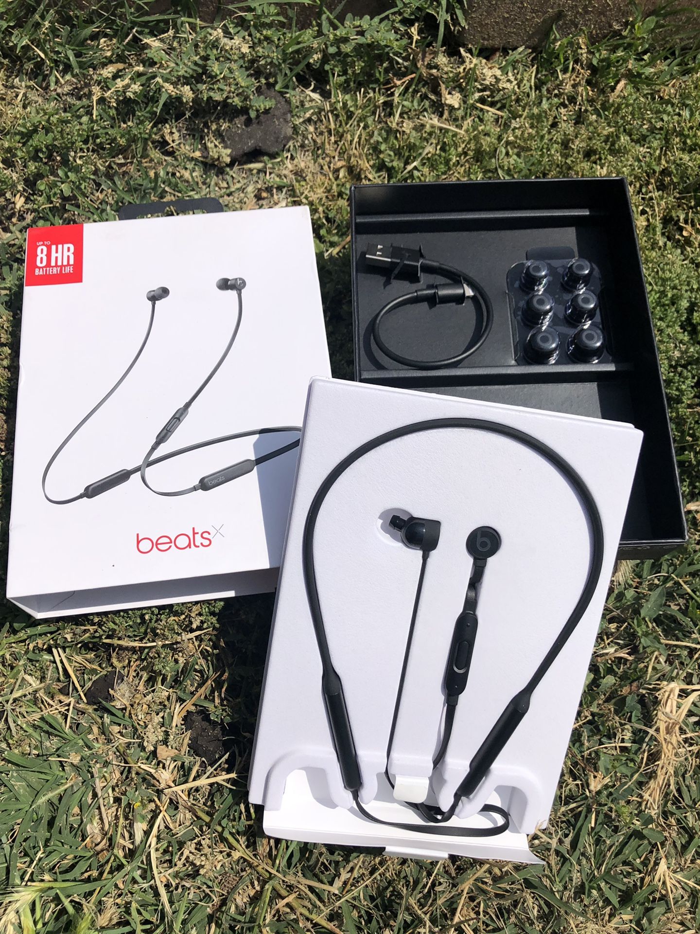 Beats X wireless Bluetooth earphones with box 💯 authentic beats Grade A condition