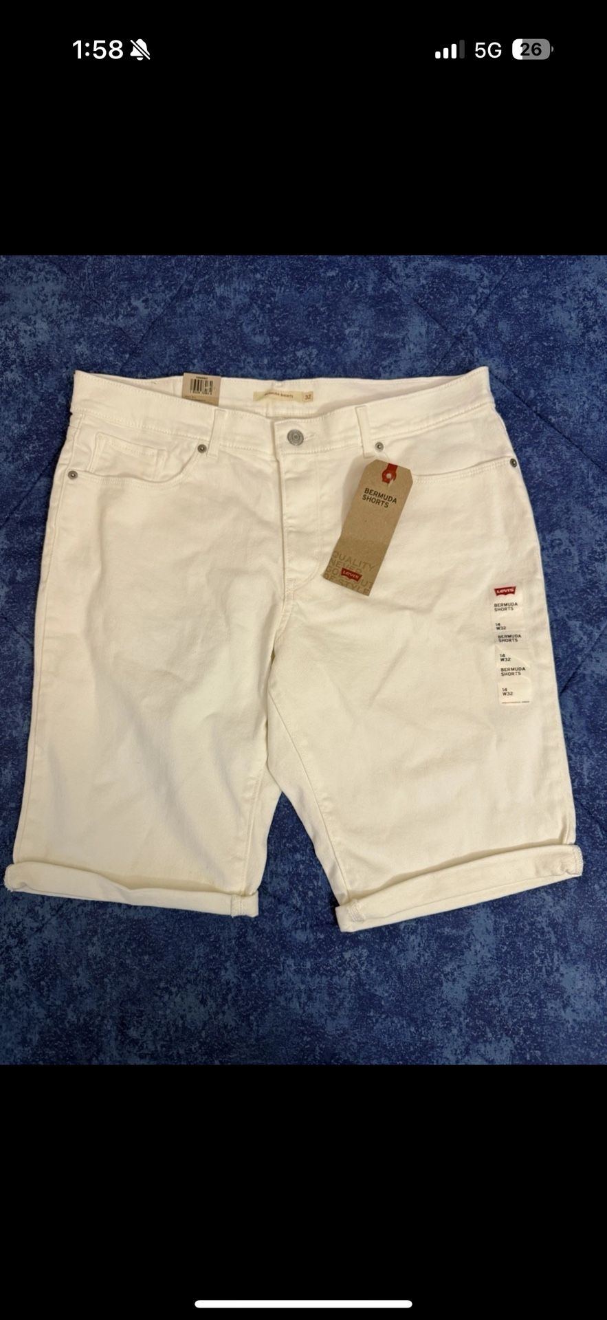 Women’s White Levi’s Shorts Size 14