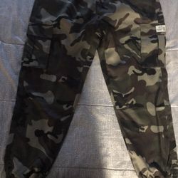 Joggers Pants Size L